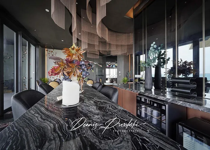 Luxury Edge Seaview Apartment