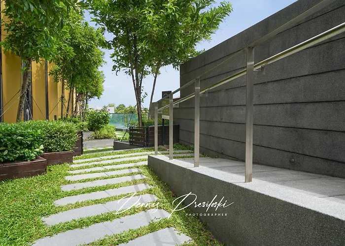 Luxury Edge Seaview Apartment
